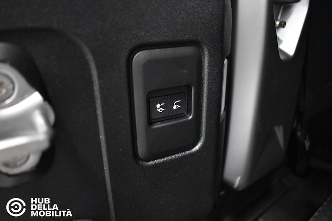 LAND ROVER Defender 110 2.0 SD4 240CV AWD Auto SE